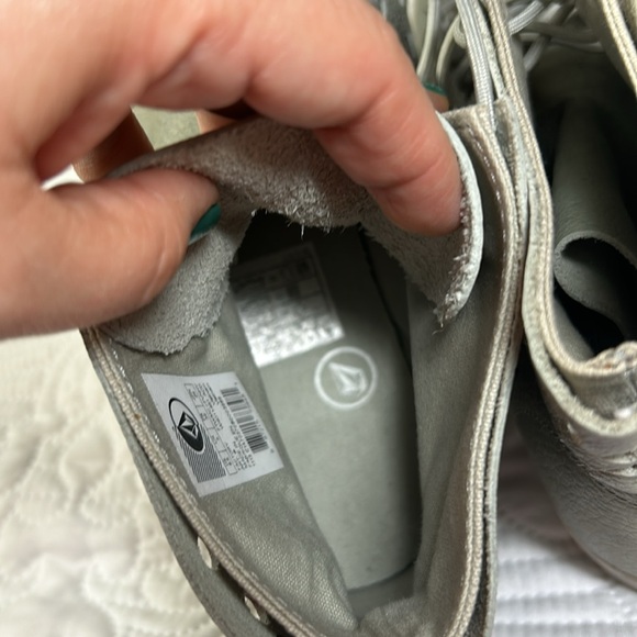 Volcom Buzz Womens skater High Tops marble leather tennis shoe sneakers Size 8.5 - Picture 12 of 13